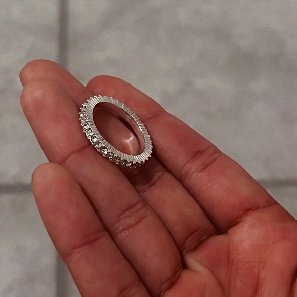 Silver Rhinestone Ring - Picture 4 of 5